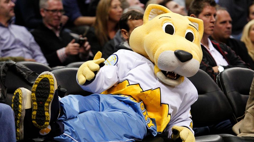 Zabavnye talismany komand NBA Denver Nuggets i Rocky The Mountain Lion