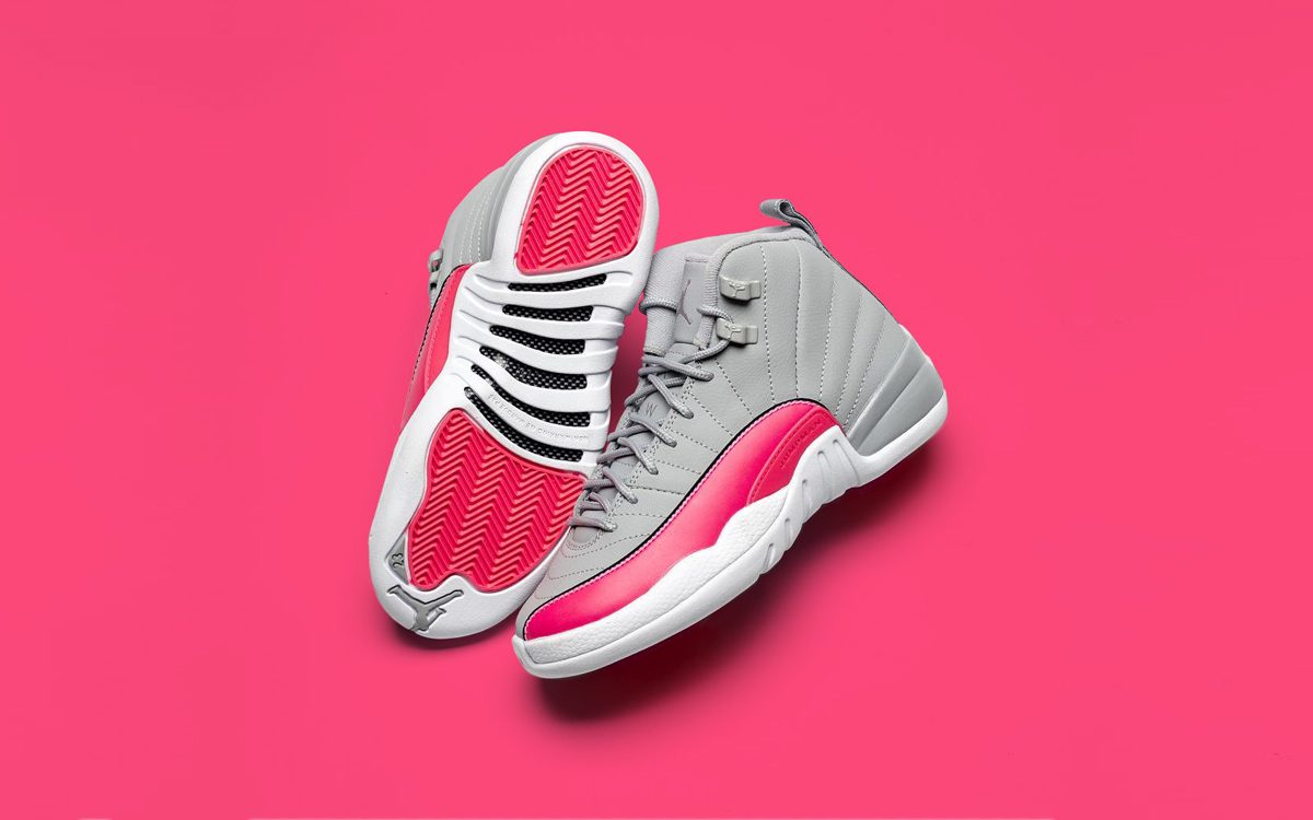 Новые Air Jordan 12 GS в сером и ярко-розовом цвете