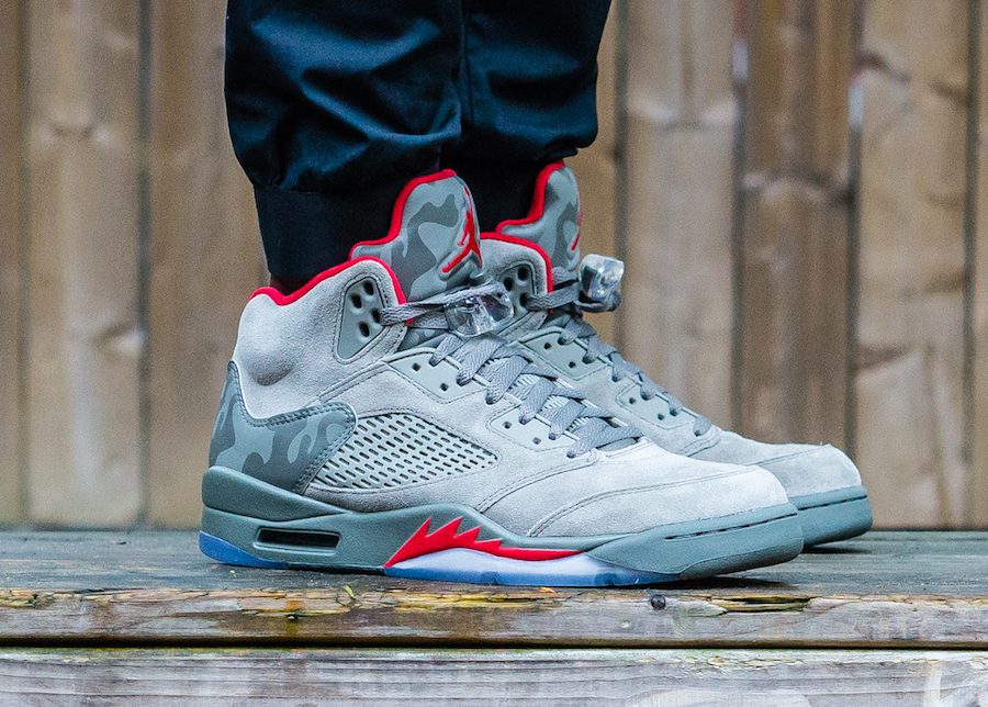 Как выглядят Air Jordan 5 “Camo” на ноге
