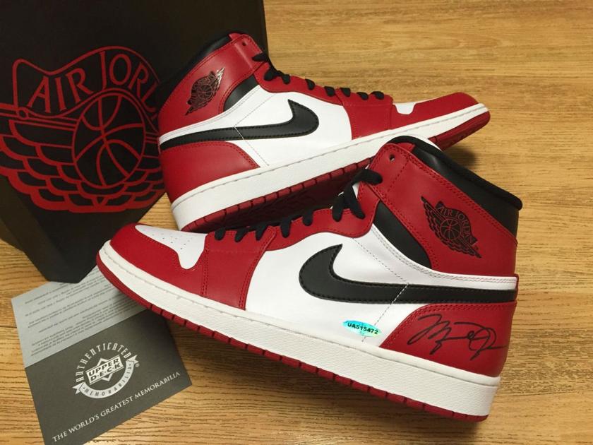 Air Jordan 10 samyh dorogih modelej 2. Air Jordan 1 s avtografom za 1 000 000