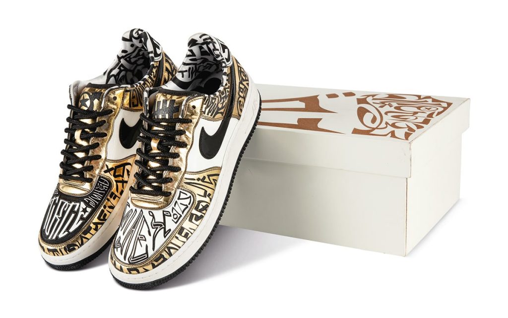 Kompaniya Sothebys sobrala redkie krossovki Nike Air na svoem auktsione The Entourage Collection 1