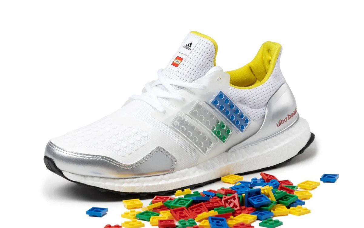 Модель LEGO x adidas Ultra BOOST DNA, расцветку которой можно менять самостоятельно