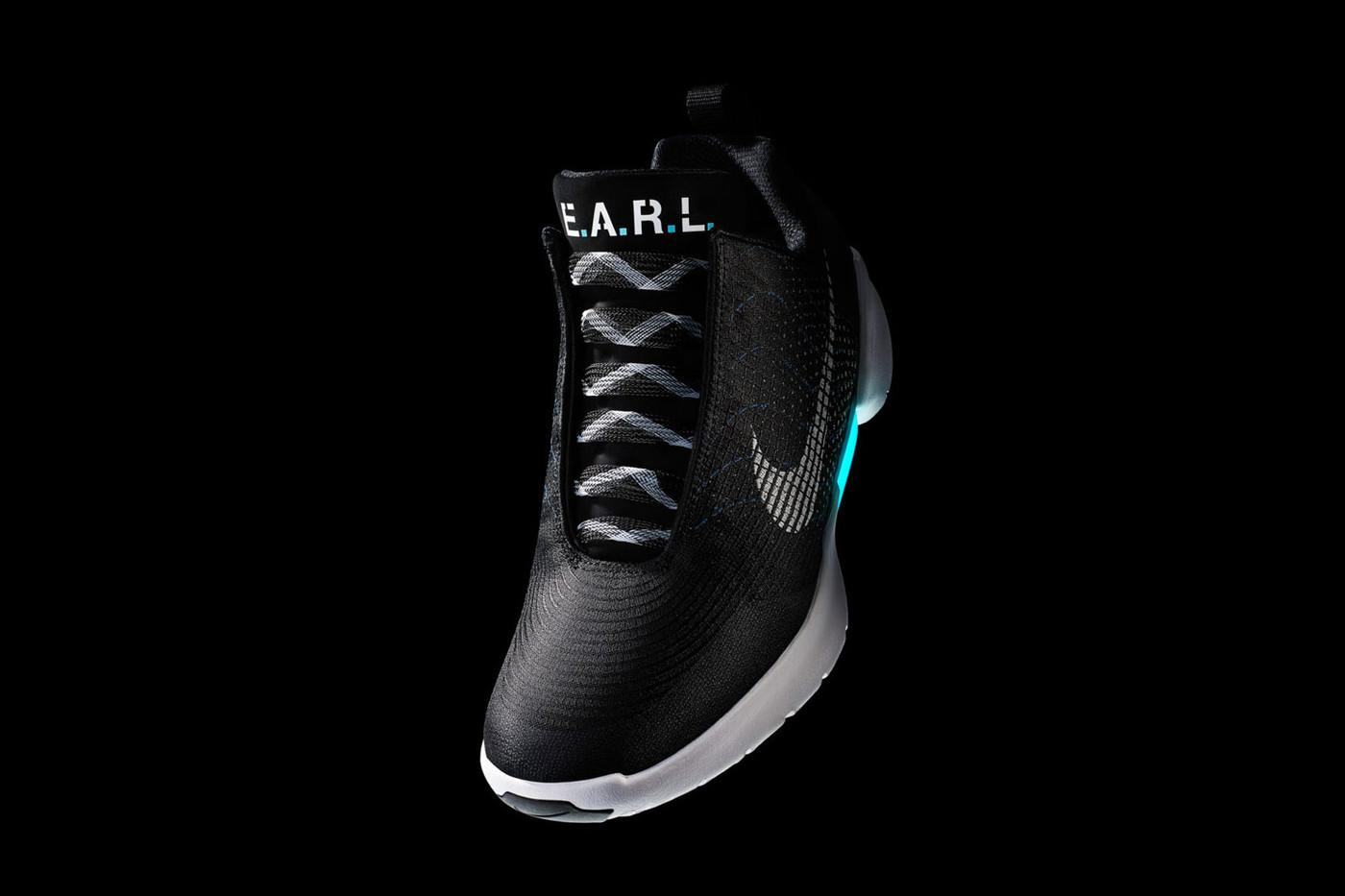 Nike obyavila ofitsialnuyu datu reliza HyperAdapt 1.0