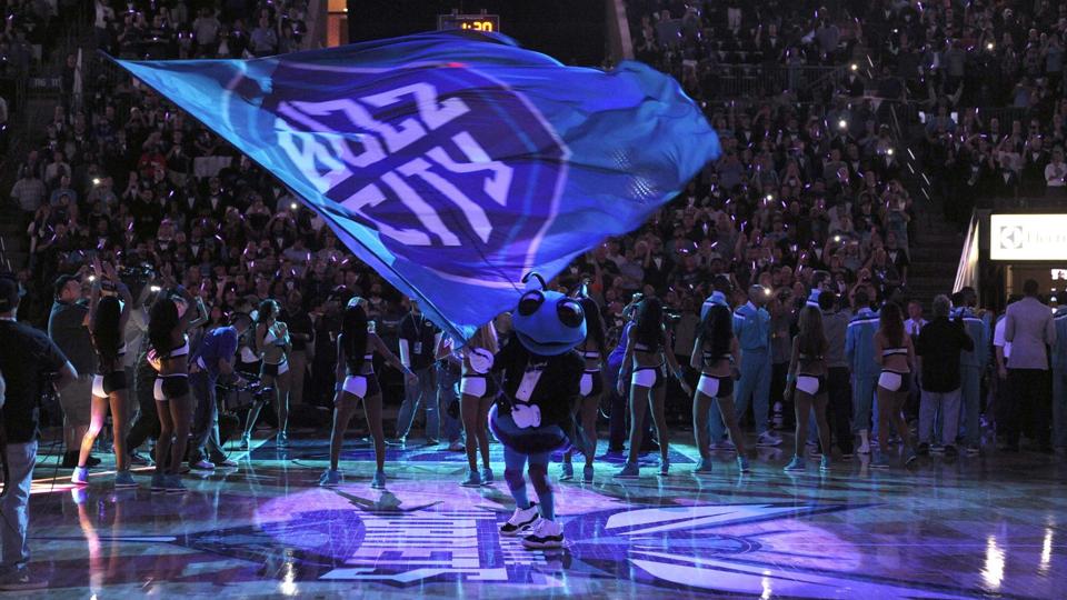 Zabavnye talismany komand NBA Charlotte Hornets i Rufus the Bobcat