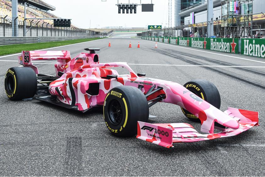 BAPE & Formula 1 представляют гоночную машину в розовом цвете ABC CAMO