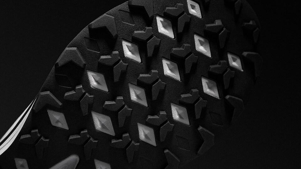 Novye krossovki dlya bega po peresechennoj mestnosti ot The North Face Protektor SurfaceCTRL