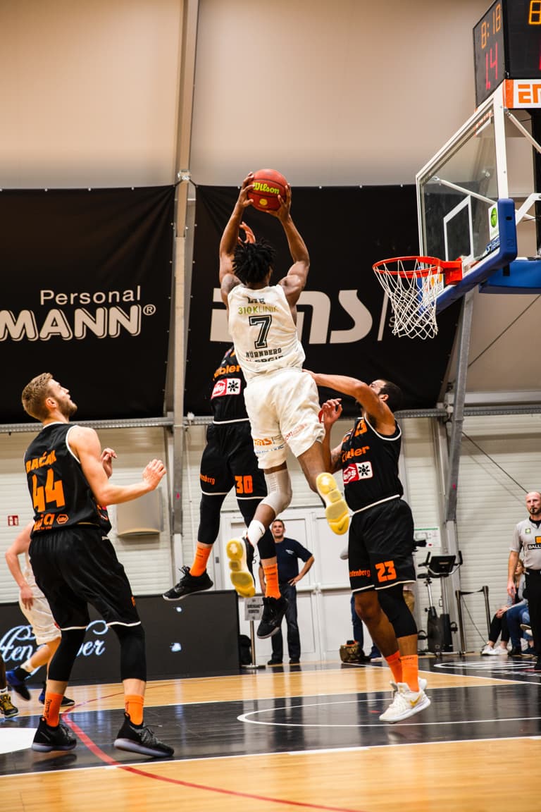 Iz kakih tkanej shyut sportivnuyu odezhdu. Iz kakoj tkani delayut basketbolnuyu formu