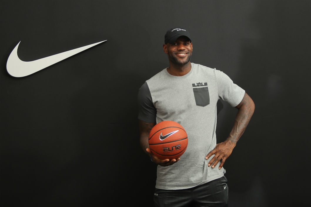 LeBron James predstavil 15 model krossovok