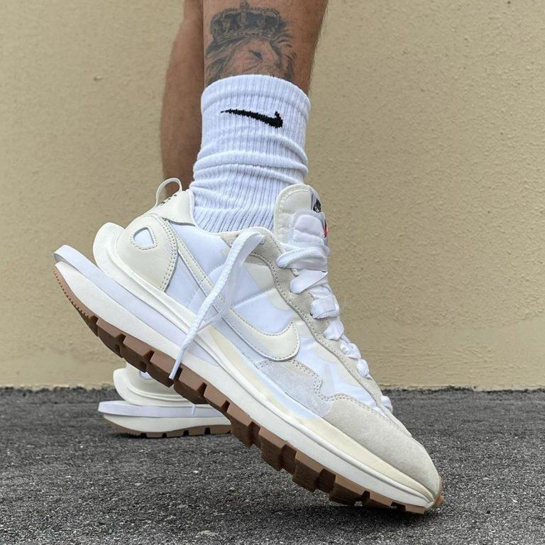 Kollektsiya sacai x Nike VaporWaffle vyjdet 27 aprelya 19