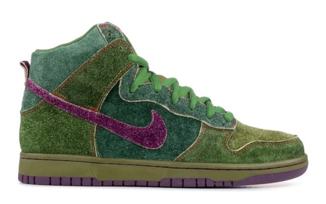 NIKE SB DUNK HIGH SKUNK min 640x400 1