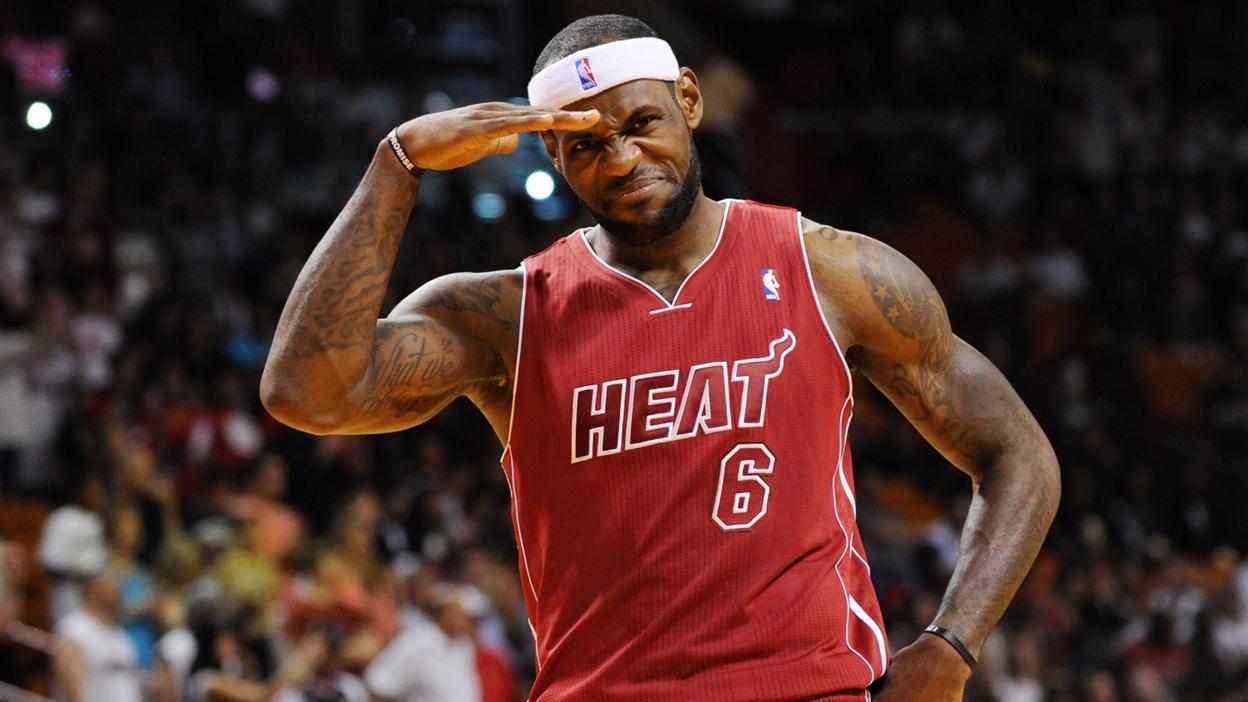 Samye izvestnye basketbolisty Lebron Dzhejms