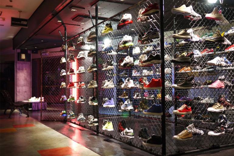 Magaziny krossovok v Tokio kotorye stoit posetit mita sneakers Ameyoko