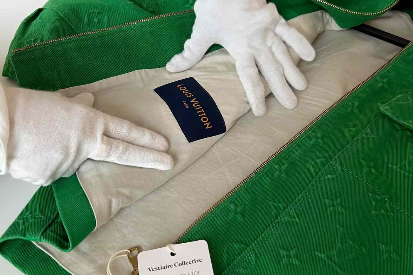Как с помощью процедуры аутентификации эксперты из Vestiaire Collective определяют, является ли люксовая вещь подлинной