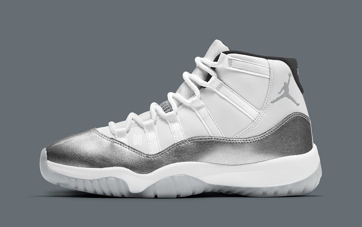 Jordan 11 в серебристом металле поразят сторы на рождество