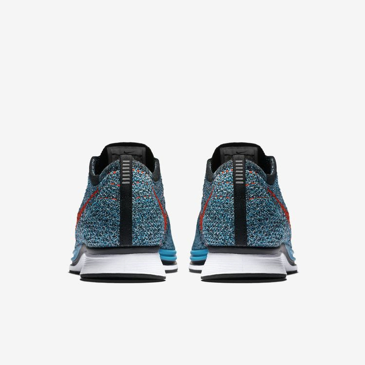 flyknit-racer-526628-404_01
