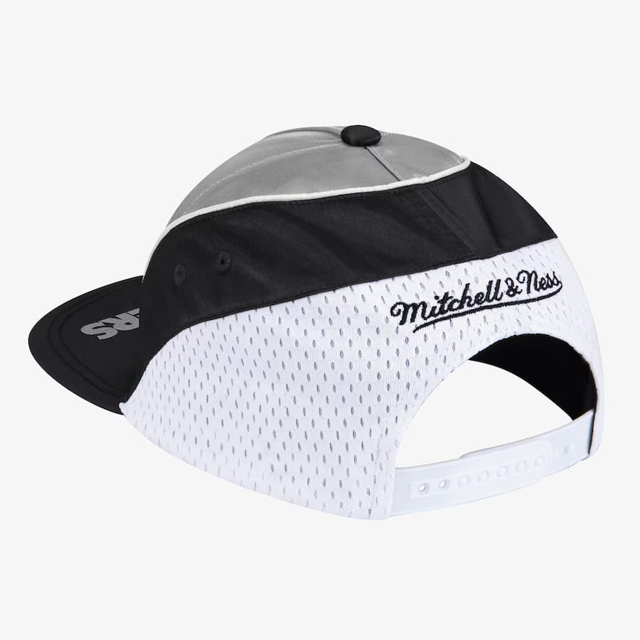 Бейсболка Mitchell & Ness Silver Oakland Raiders Gridiron Classics Freethrow Snapback Hat
