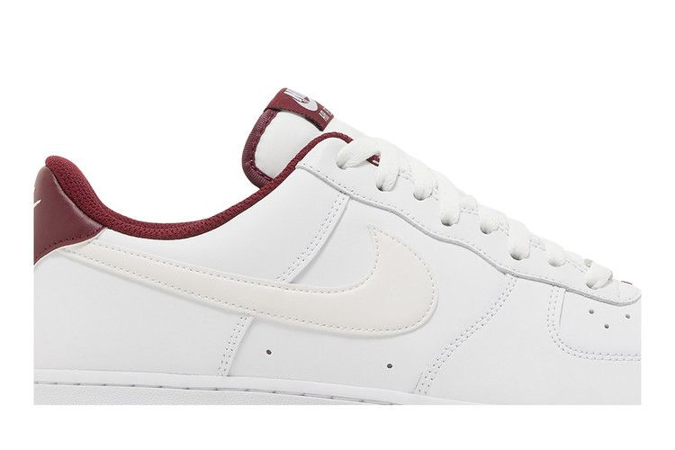 Кроссовки Nike Air Force 1 '07 'White Dark Beetroot'