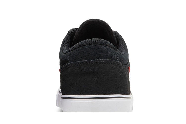 chron-2-sb-black-university-red-dm3493-003_06