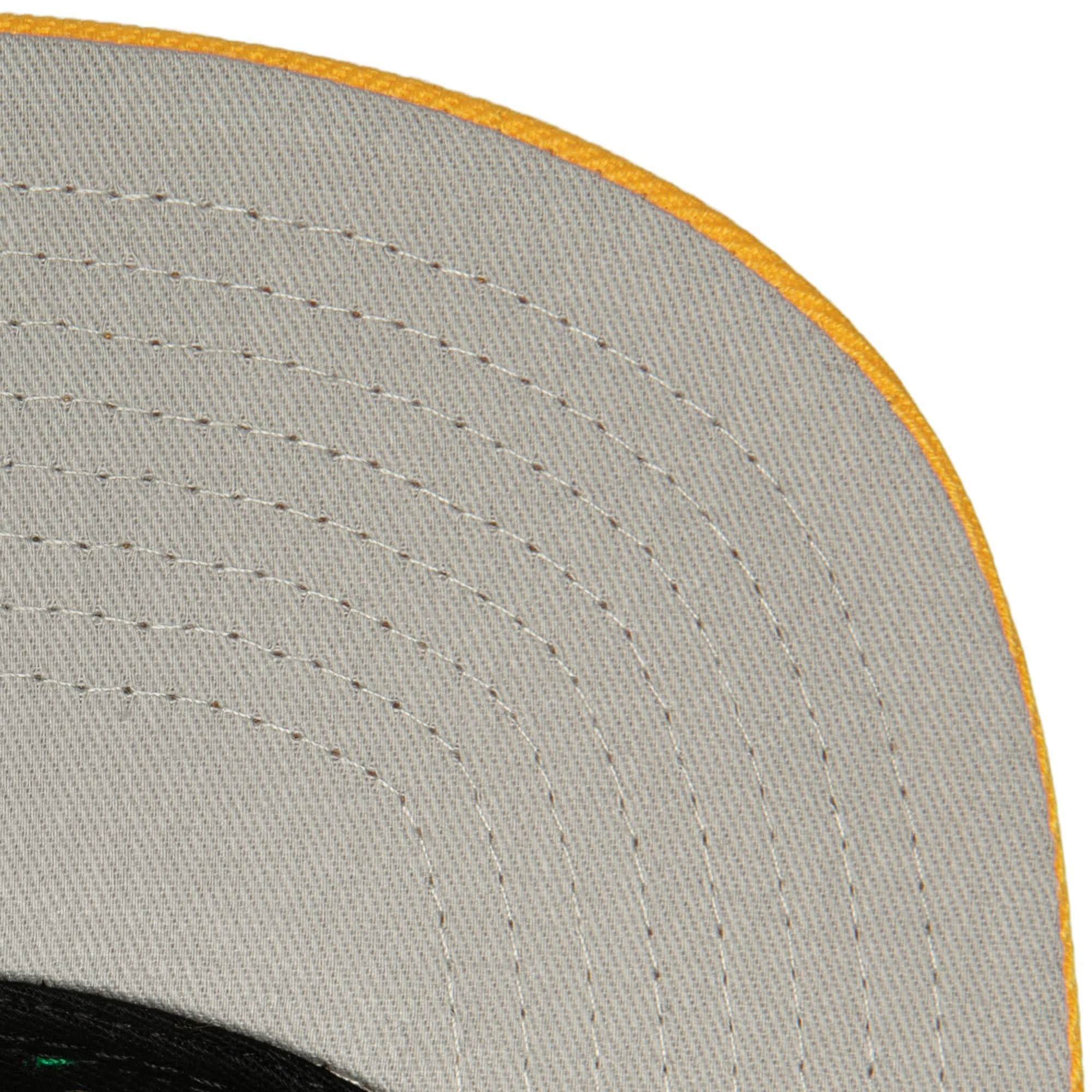 Mitchell-Ness-Cross-Check-Snapback-HWC-Milwaukee-Bucks-Hat-2