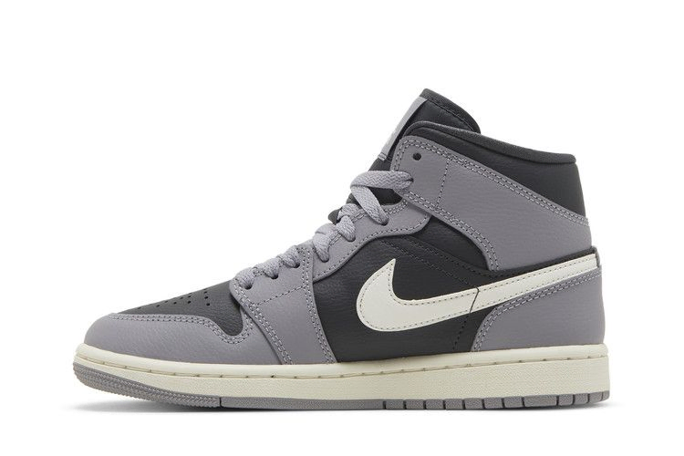 Кроссовки Wmns Air Jordan 1 Mid 'Cement Grey'
