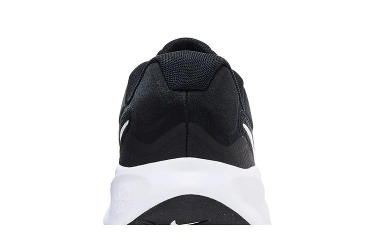 Krossovki-Nike-Revolution-7-Black-White-6