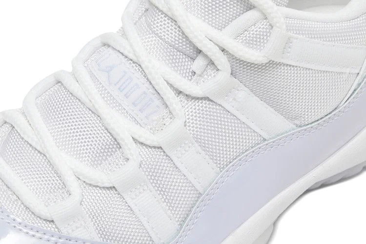 Krossovki-Wmns-Air-Jordan-11-Retro-Low-Pure-Violet-8