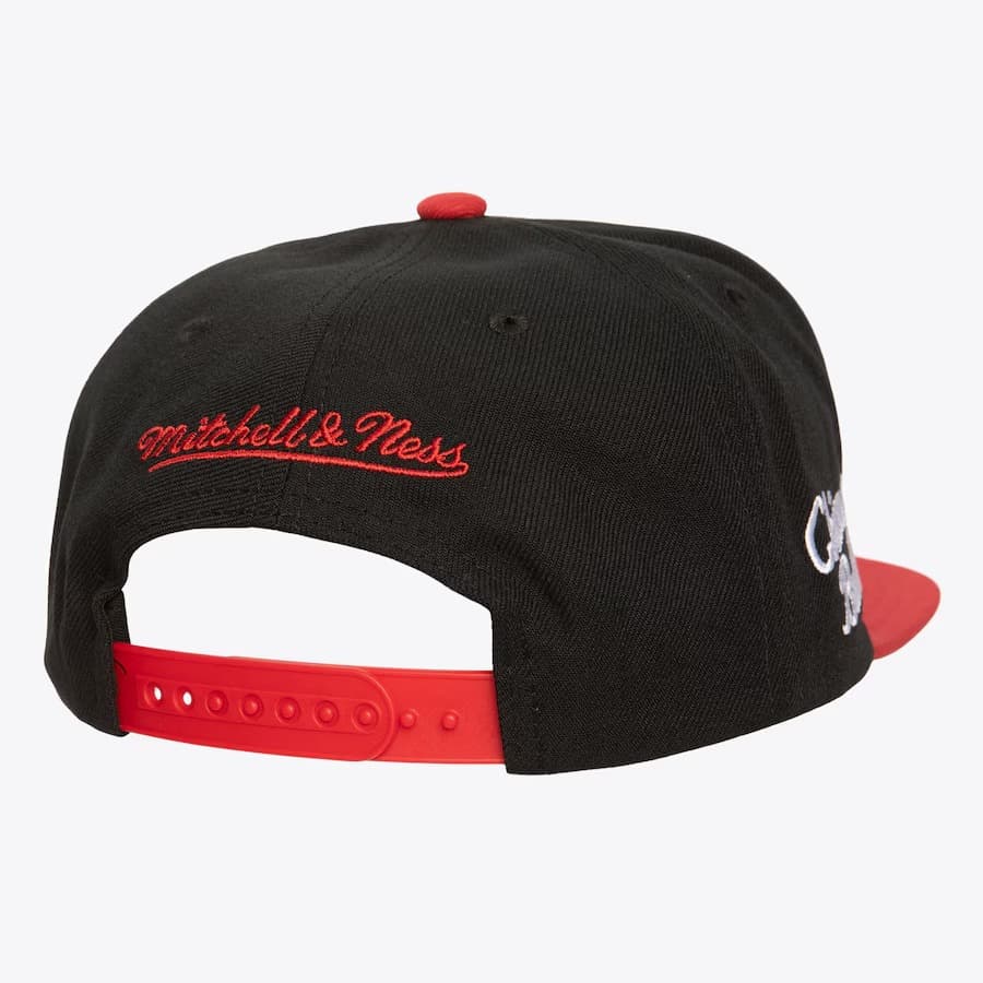 Бейсболка Mitchell & Ness Black Chicago Bulls Uprise Snapback Hat
