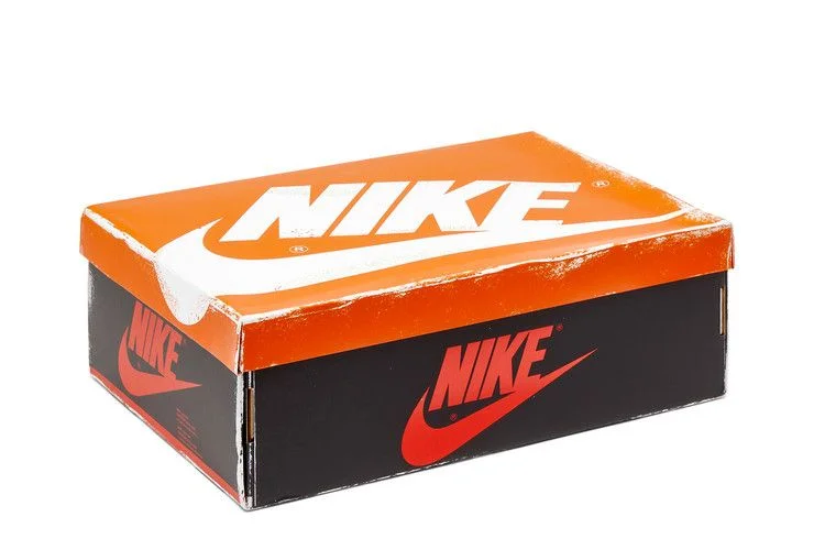 Krossovki-Air-Jordan-1-Retro-High-OG-Chicago-Lost-Found-8