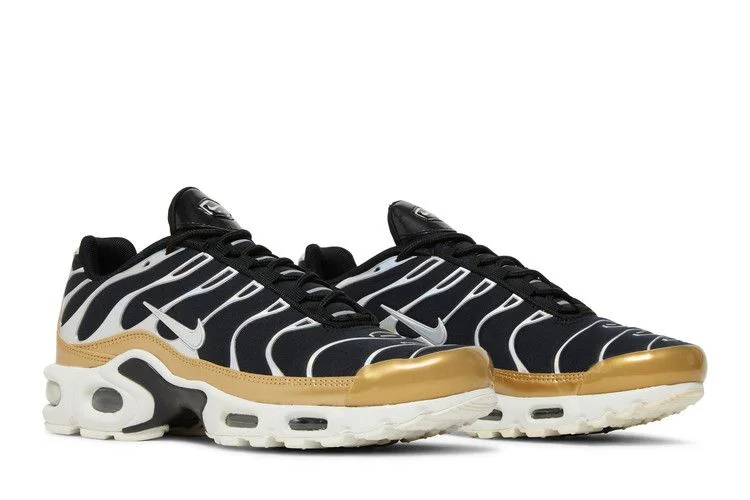 Krossovki-Nike-Wmns-Air-Max-Plus-Black-Gold-7