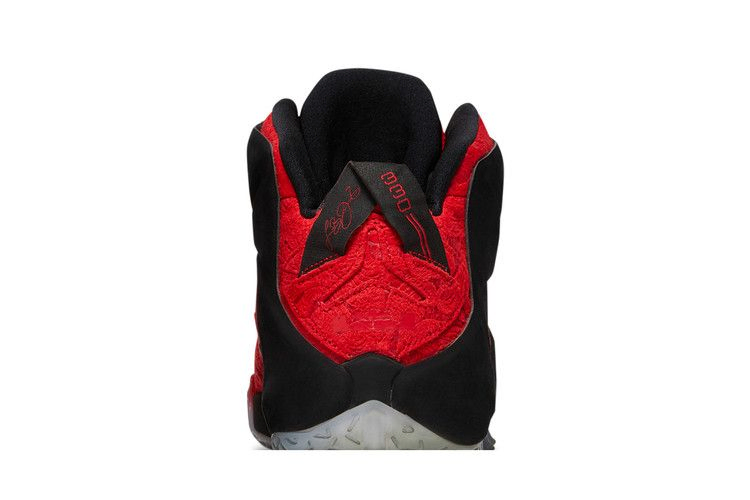 lebron-12-ext-red-paisley-748861-600_06