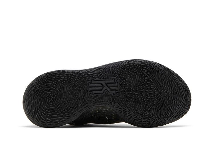 kyrie-low-3-ep-black-cj1287-002_03