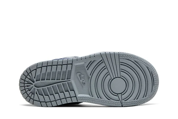 Krossovki-Air-Jordan-1-Mid-TD-Wolf-Grey-Midnight-Navy-3