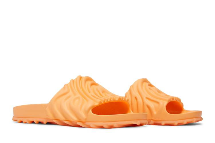 salehe-bembury-x-pollex-slide-citrus-milk-pollex-slide-citrus_07