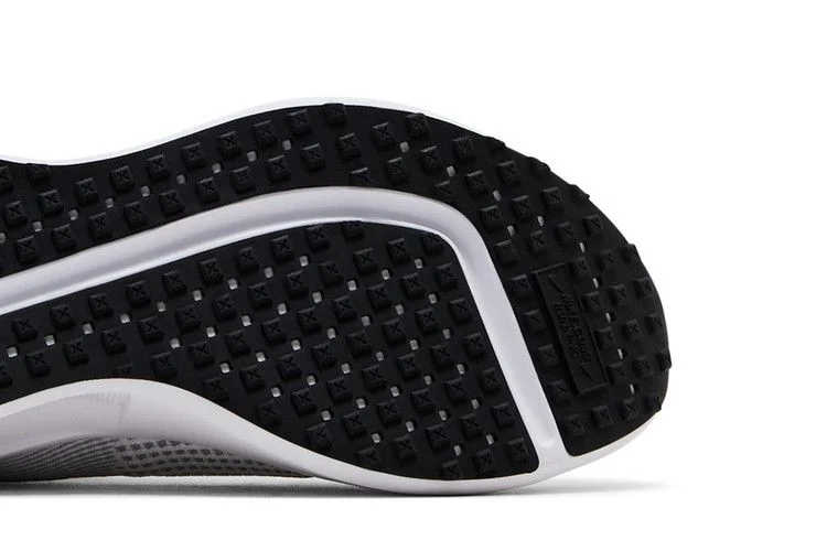 Кроссовки Nike Interact Run 'White Volt'