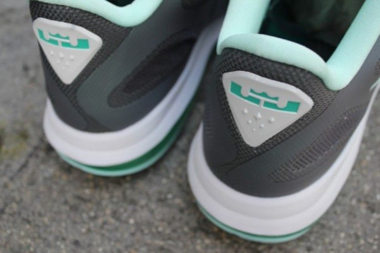 Кроссовки Nike LeBron 9 Low 'Easter'