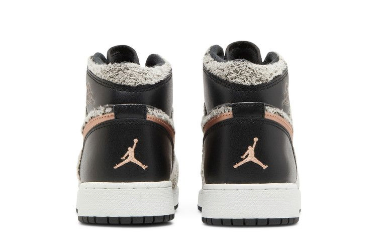 air-jordan-1-retro-high-gs-fleece-332148-022_05