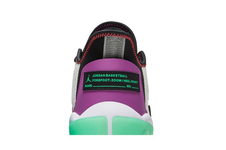 Кроссовки Air Jordan React Elevation 'White Hyper Violet'