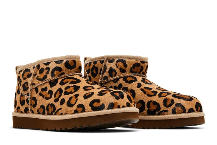 UGG-Wmns-Classic-Ultra-Mini-Boot-Spotty-7