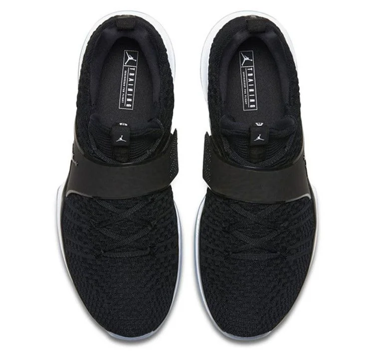 Krossovki-Air-Jordan-Trainer-2-Flyknit-Black-Ice-1