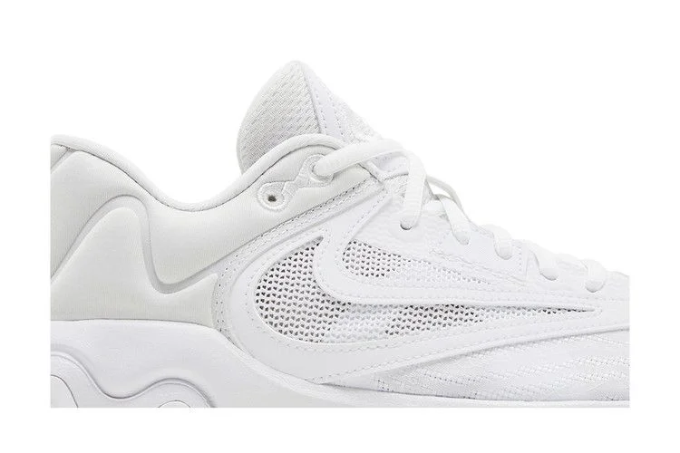 Krossovki-Nike-Giannis-Immortality-3-EP-Triple-White-1