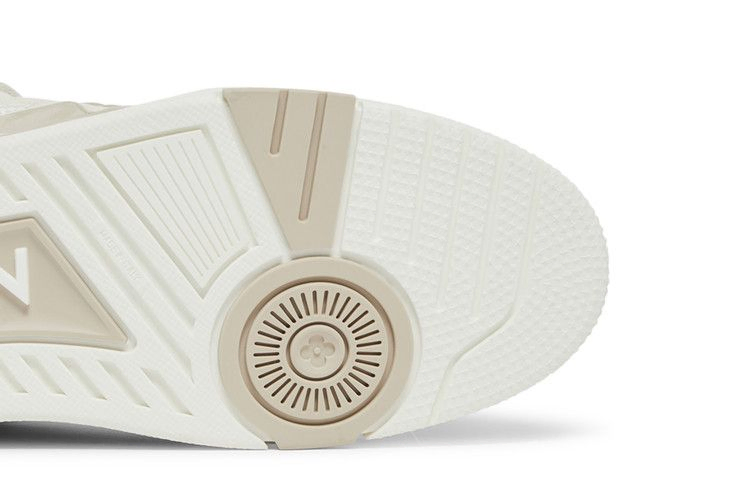 louis-vuitton-skate-sneaker-beige-1aarqs_04