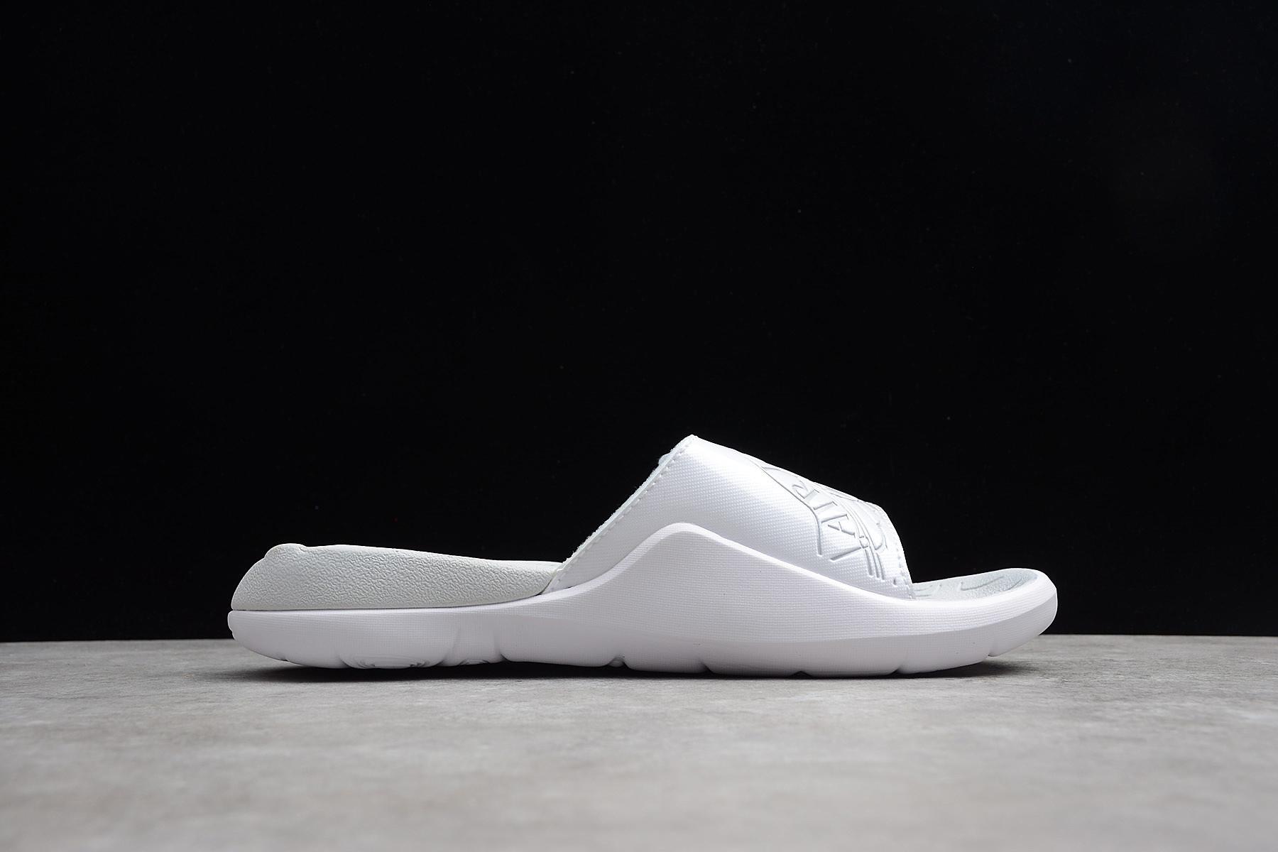 Jordan-Hydro-7-Slide-Pure-Platinum-4