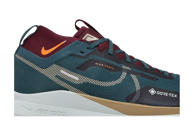 react-pegasus-trail-4-gore-tex-deep-jungle-night-maroon-dj7926-302_01