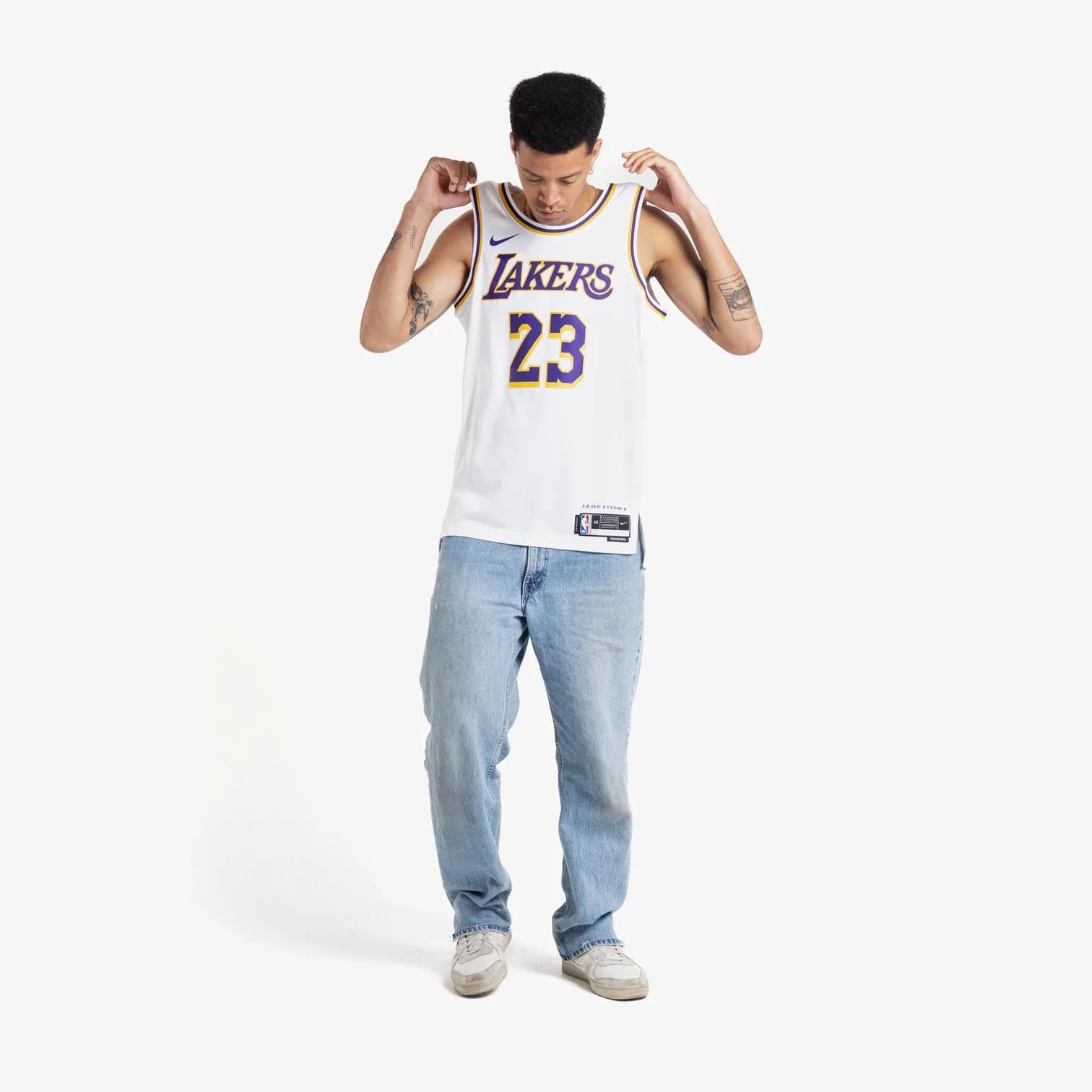 Баскетбольная джерси 2023-24 Los Angeles Lakers LeBron James #23 Swingman Association Edition White Jersey