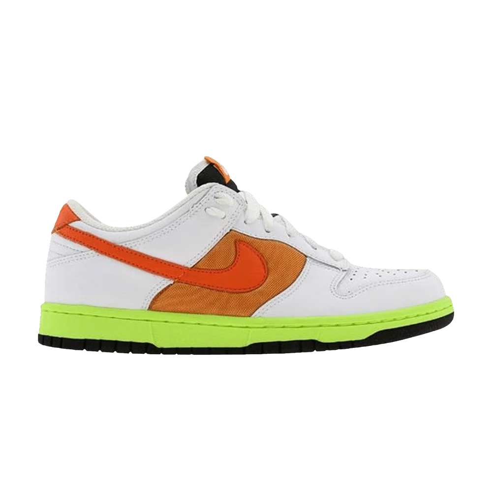 Krossovki-Nike-Wmns-Dunk-Low-White-Orange-Blaze