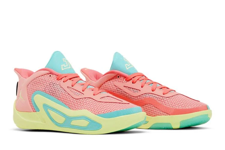 Krossovki-Air-Jordan-Tatum-1-GS-Pink-Lemonade-7