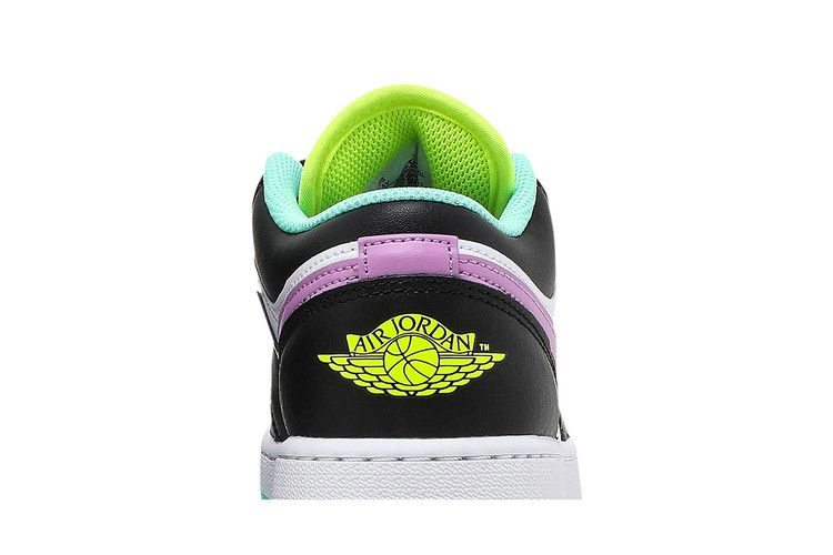 Кроссовки Air Jordan 1 Low GS 'White Violet Shock'