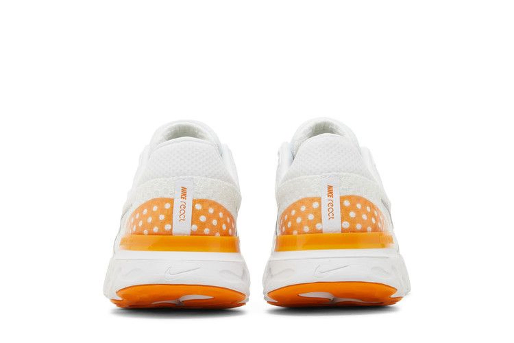 react-infinity-run-flyknit-3-white-kumquat-dh5392-100_05