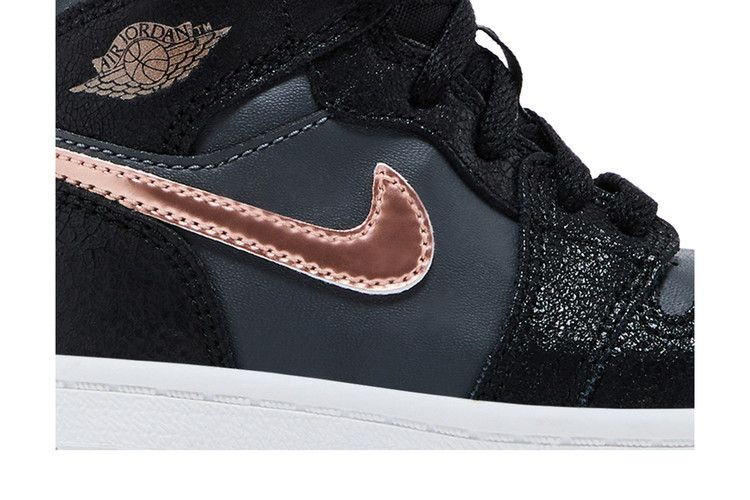 air-jordan-1-retro-high-bt-black-metallic-red-bronze-705304-006_01