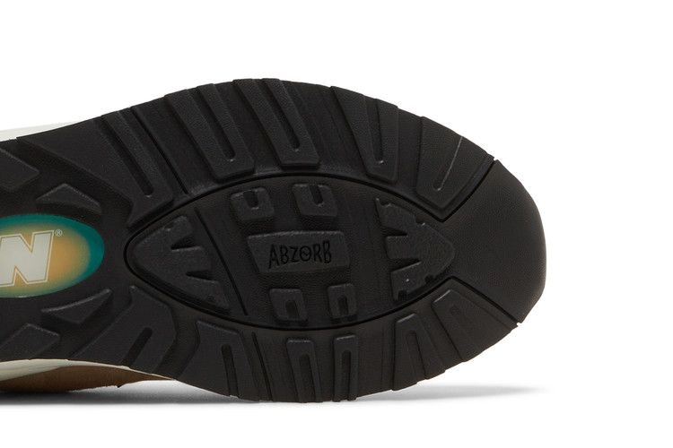 kith-x-990v2-made-in-usa-tan-m990ks2_04